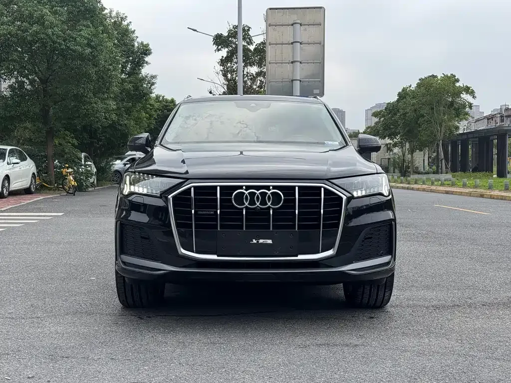 Audi Q7 2021 из CN, фото 2