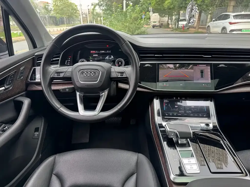 Audi Q7 2021 из CN, фото 4