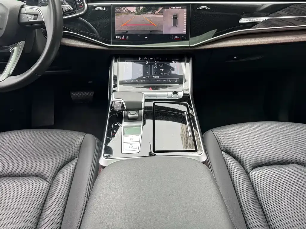 Audi Q7 2021 из CN, фото 7