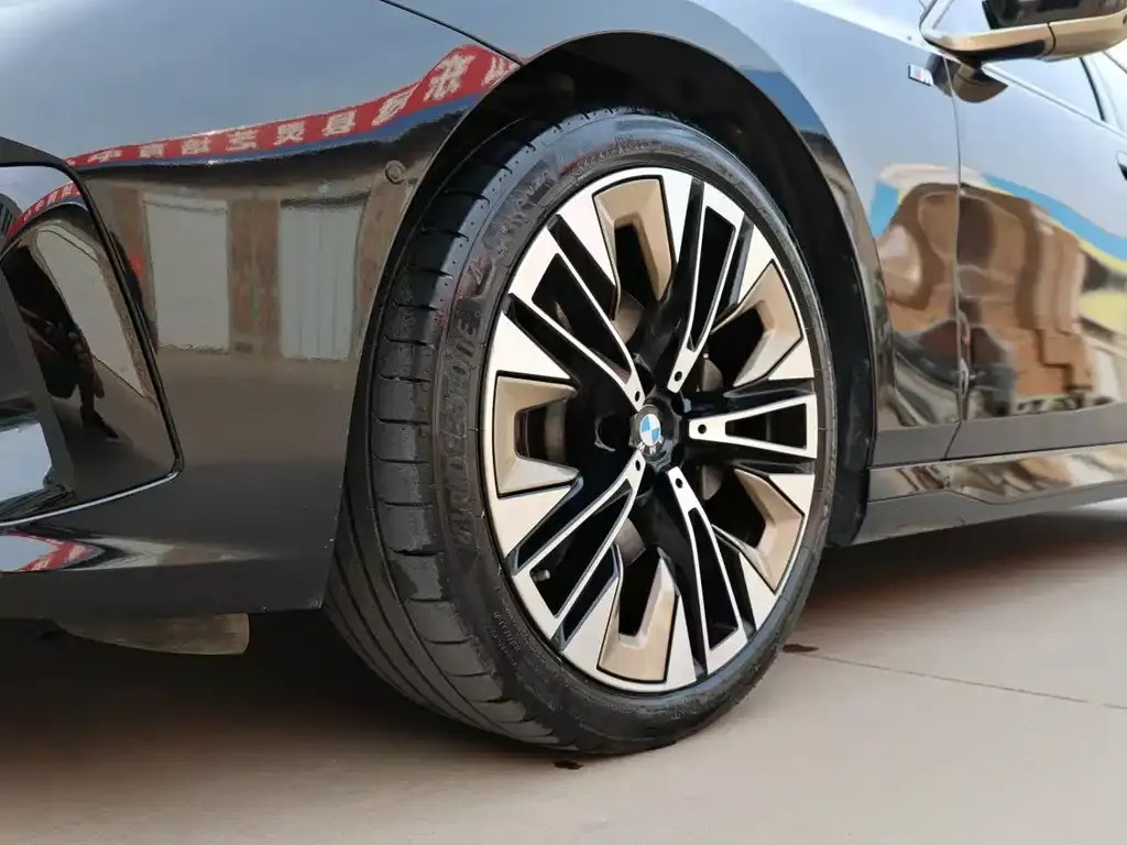 BMW 5 Series 2024 из CN, фото 5