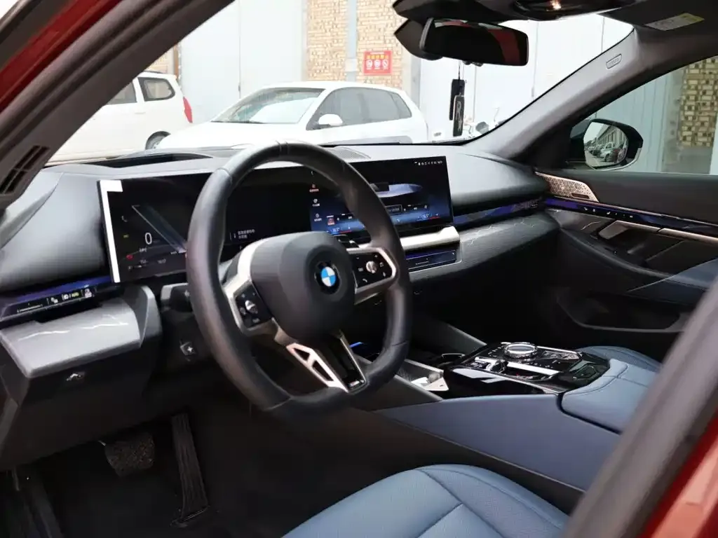 BMW 5 Series 2024 из CN, фото 7