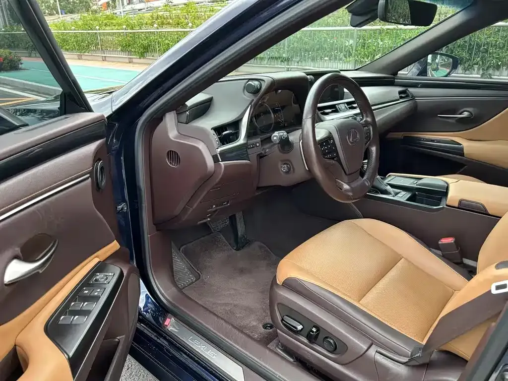 Lexus ES 2021 из CN, фото 4