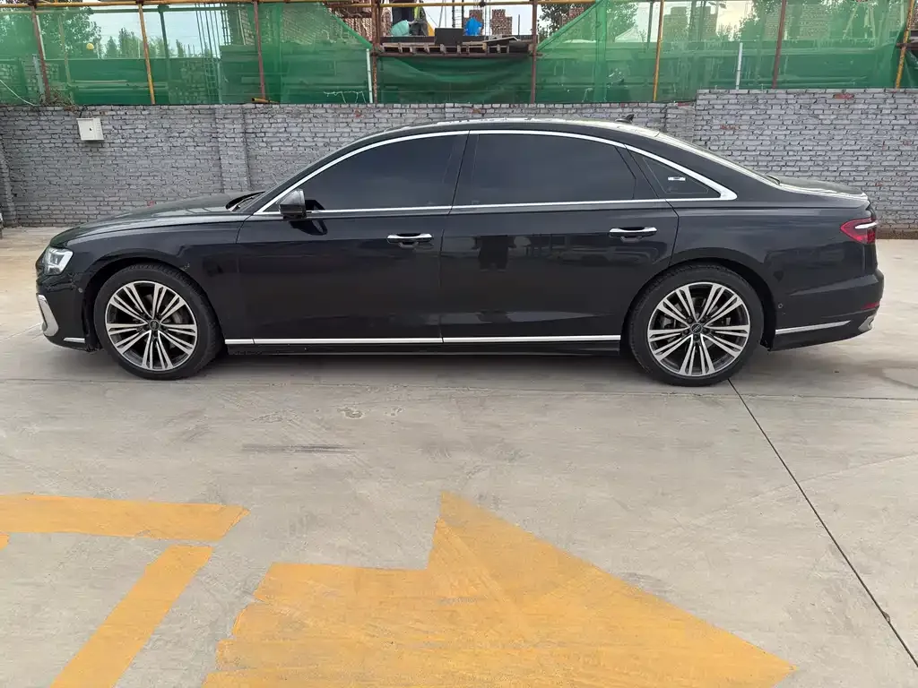Audi A8 — фото 4