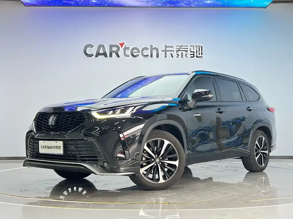 Toyota Crown Kluger 2022 из CN, фото 1