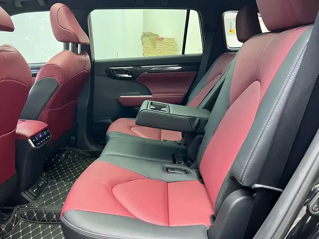 Toyota Crown Kluger 2022 из CN, фото 4