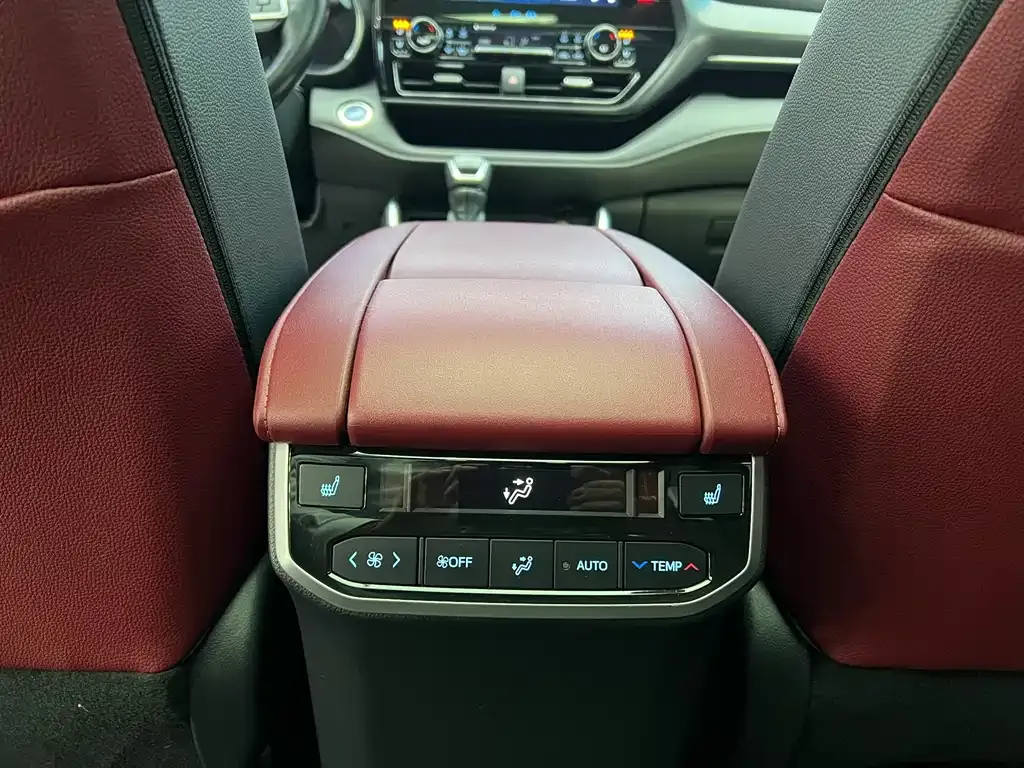 Toyota Crown Kluger 2022 из CN, фото 5
