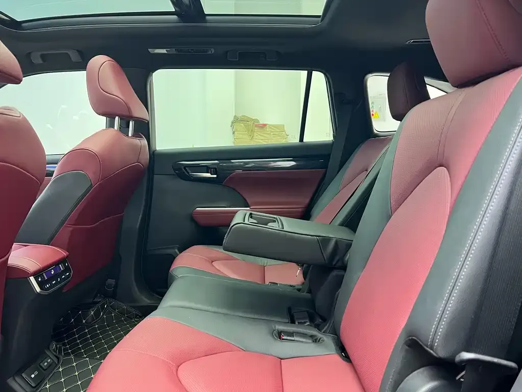 Toyota Crown Kluger 2022 из CN, фото 6
