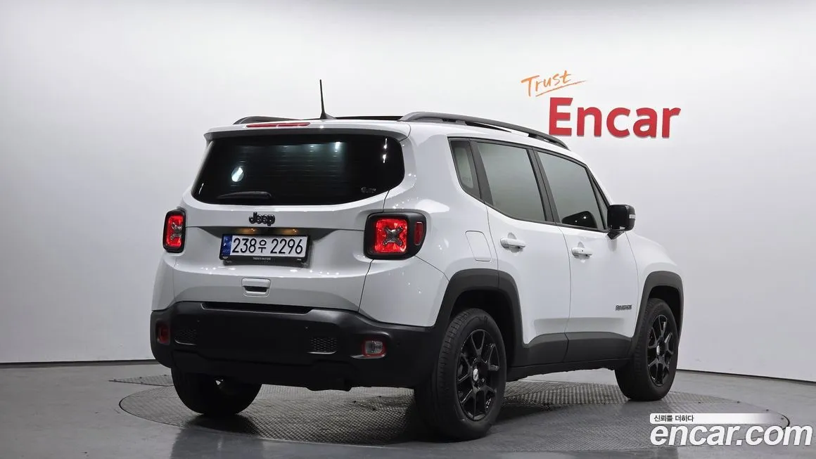 Jeep Renegade 2022 из KR, фото 2