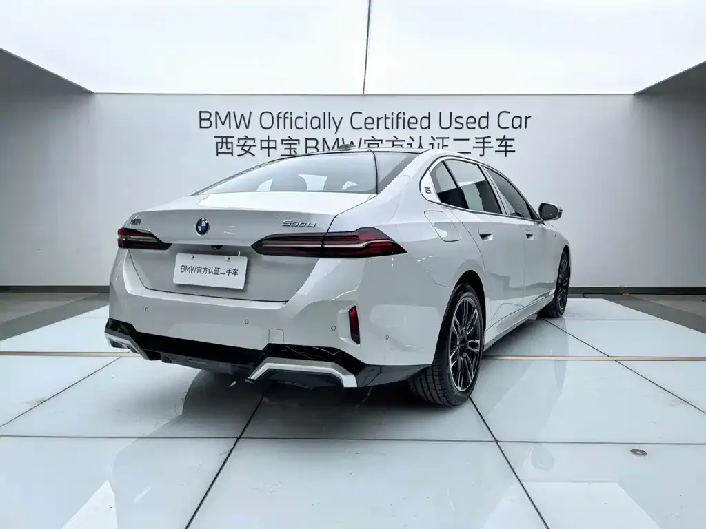 BMW 5 Series 2025 из CN, фото 4