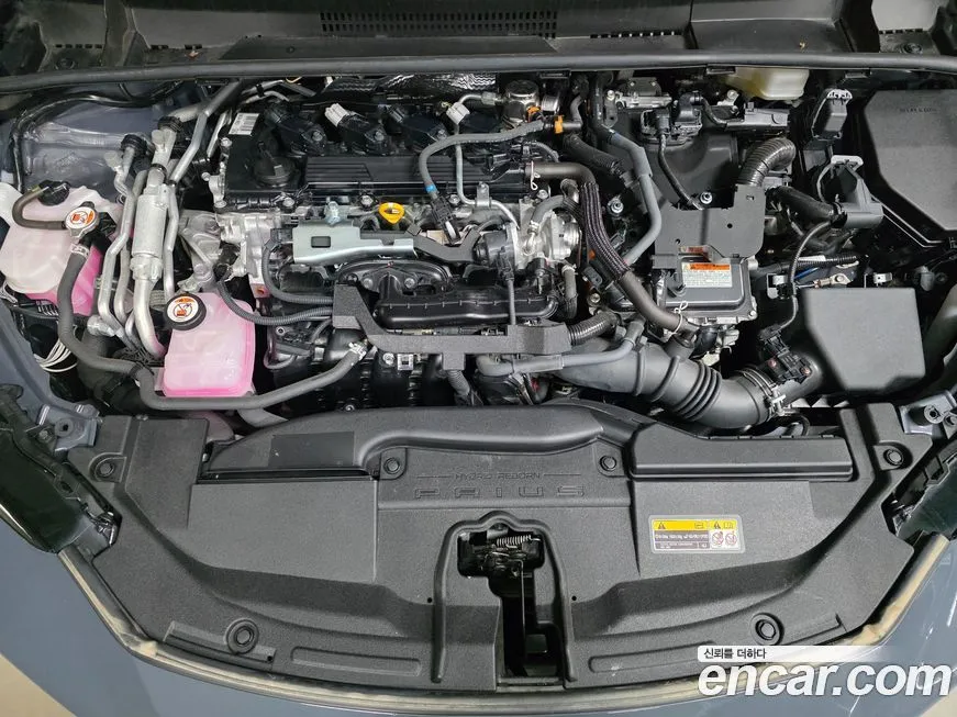 Toyota Prius 2024 из KR, фото 6
