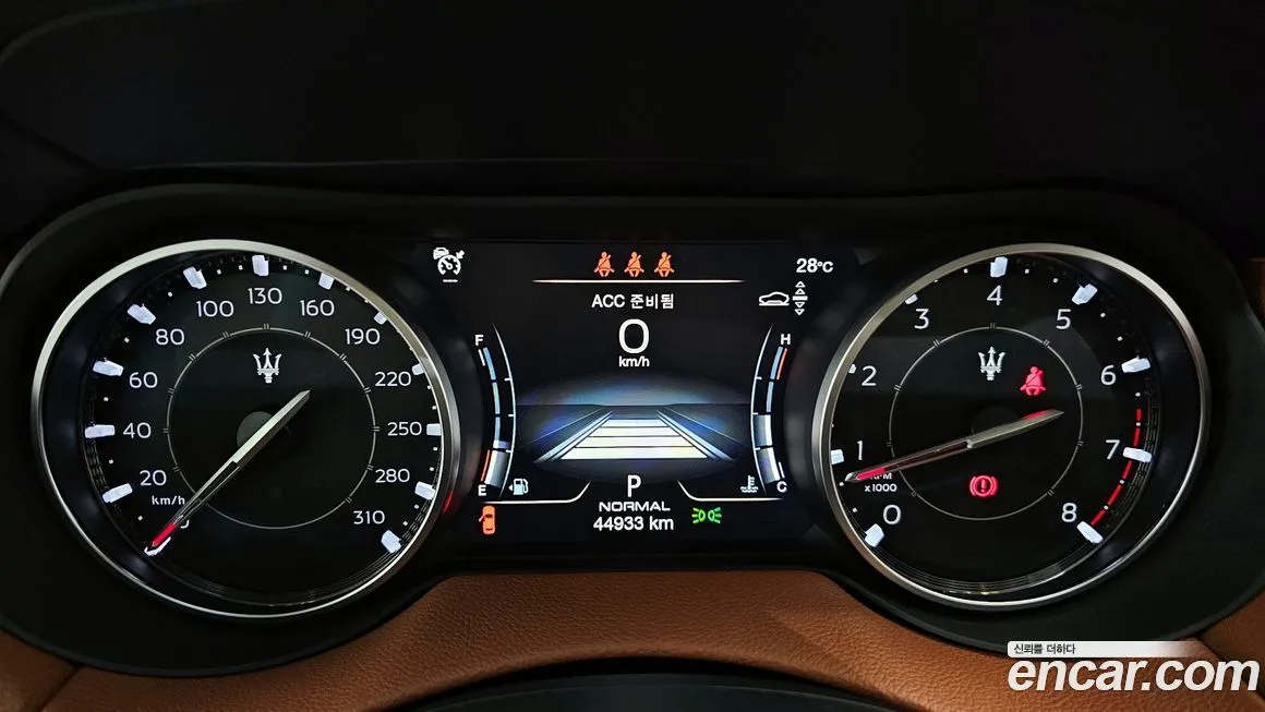 Maserati Levante — фото 8