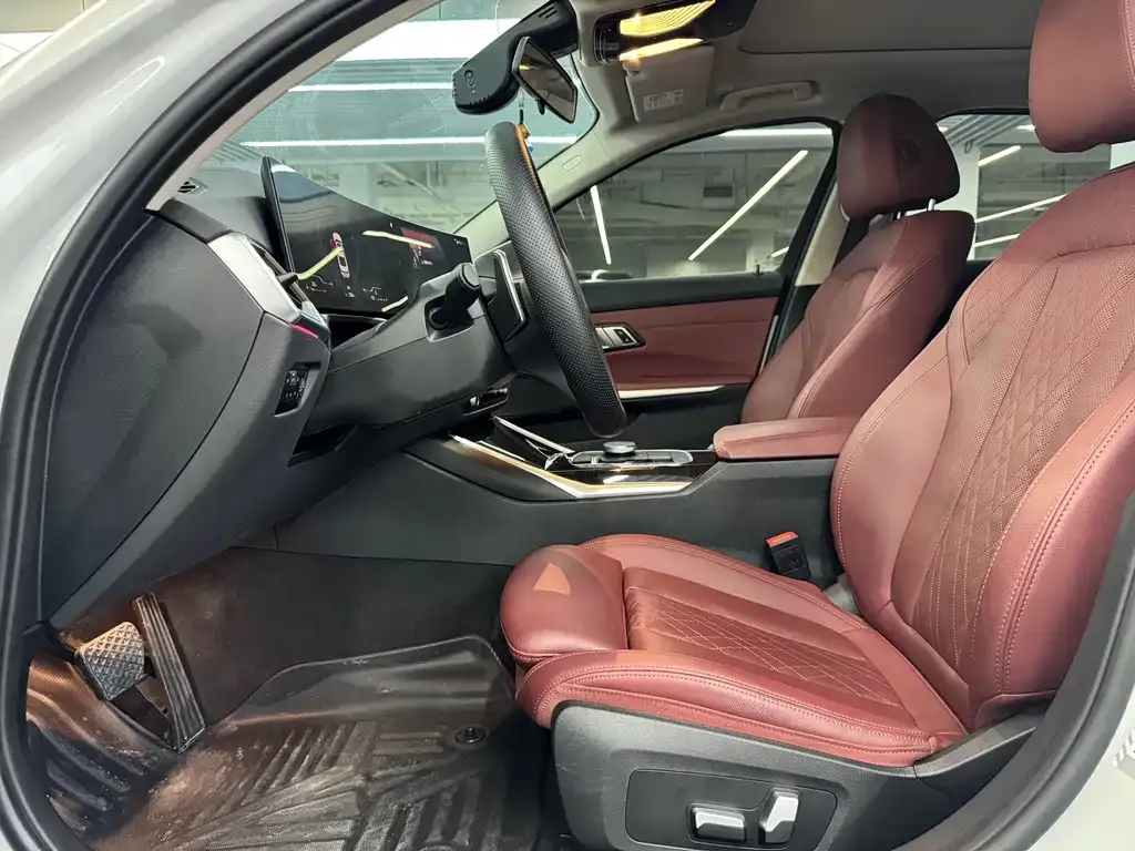 BMW 3 Series 2023 из CN, фото 7