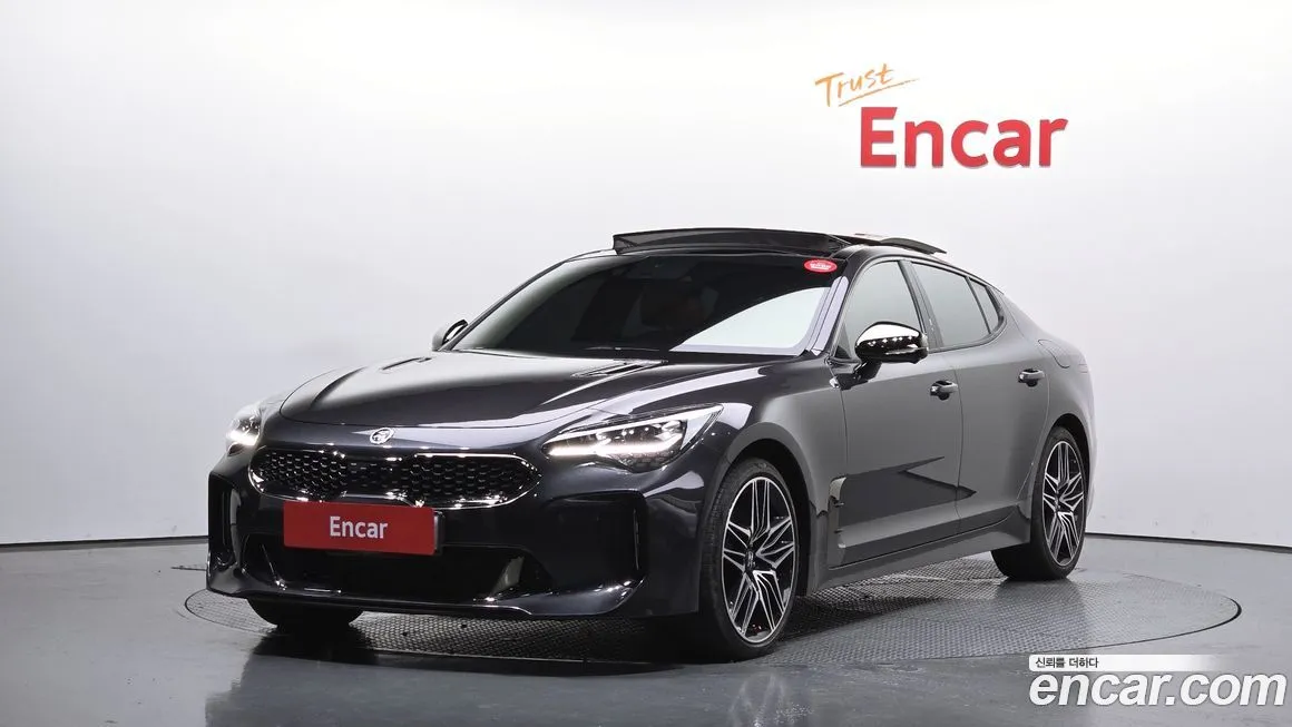 Kia Stinger — фото 1