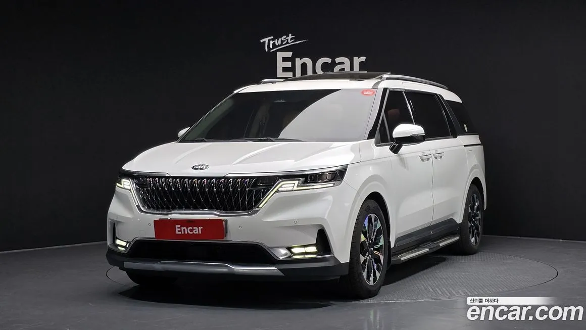 Kia Carnival — фото 1
