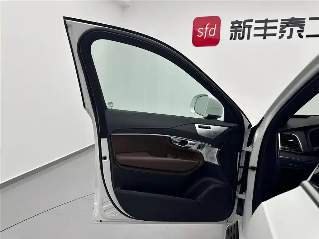 Volvo XC90 PHEV 2023 из CN, фото 8