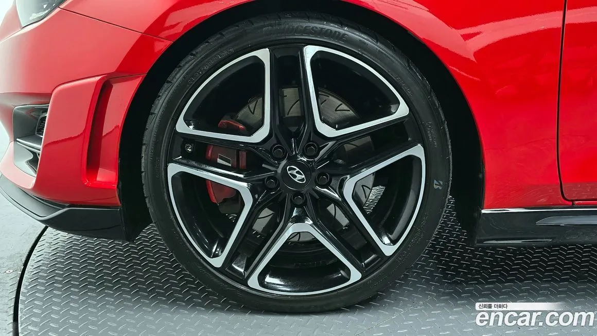 Hyundai Veloster — фото 5