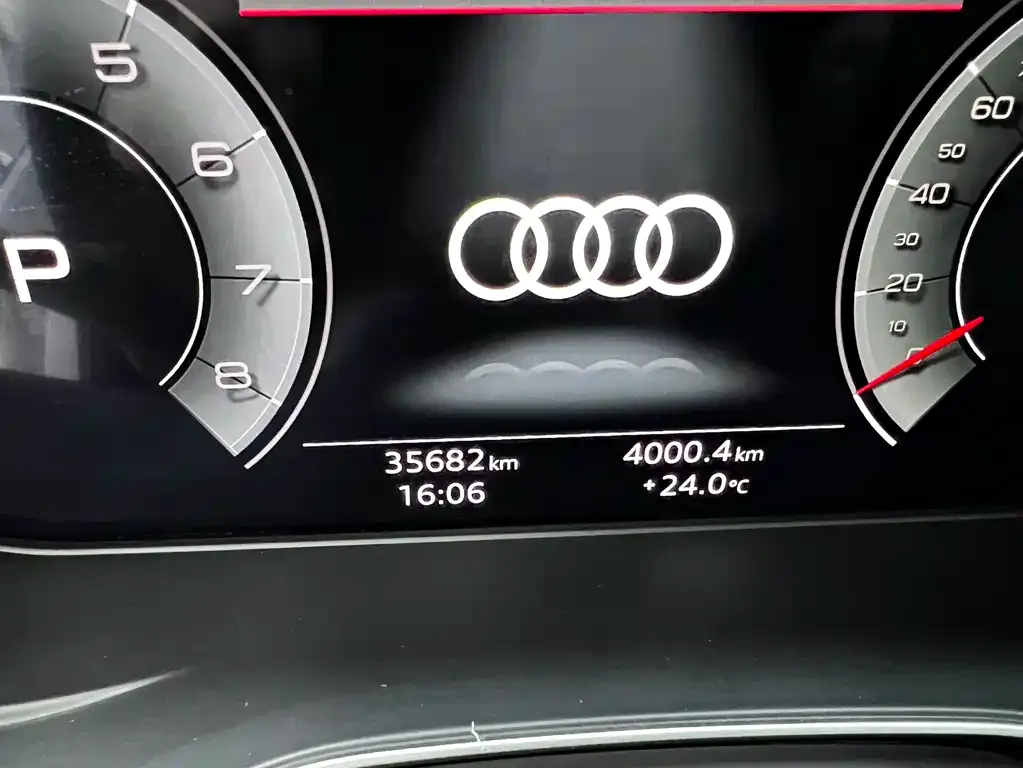Audi Q5L 2021 из CN, фото 5