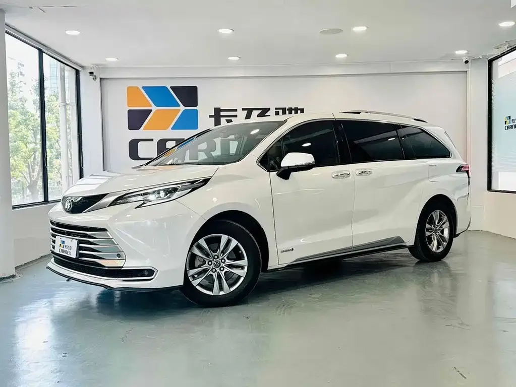 Toyota Sienna 2022 из CN, фото 1