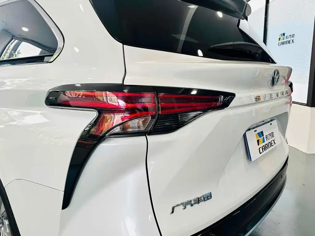 Toyota Sienna 2022 из CN, фото 7