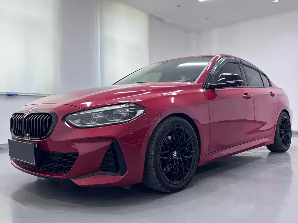 BMW 1 Series 2021 из CN, фото 1