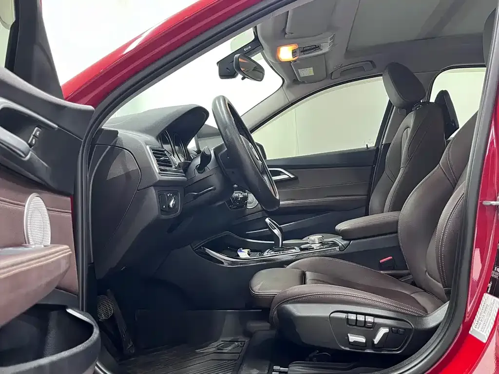BMW 1 Series 2021 из CN, фото 9