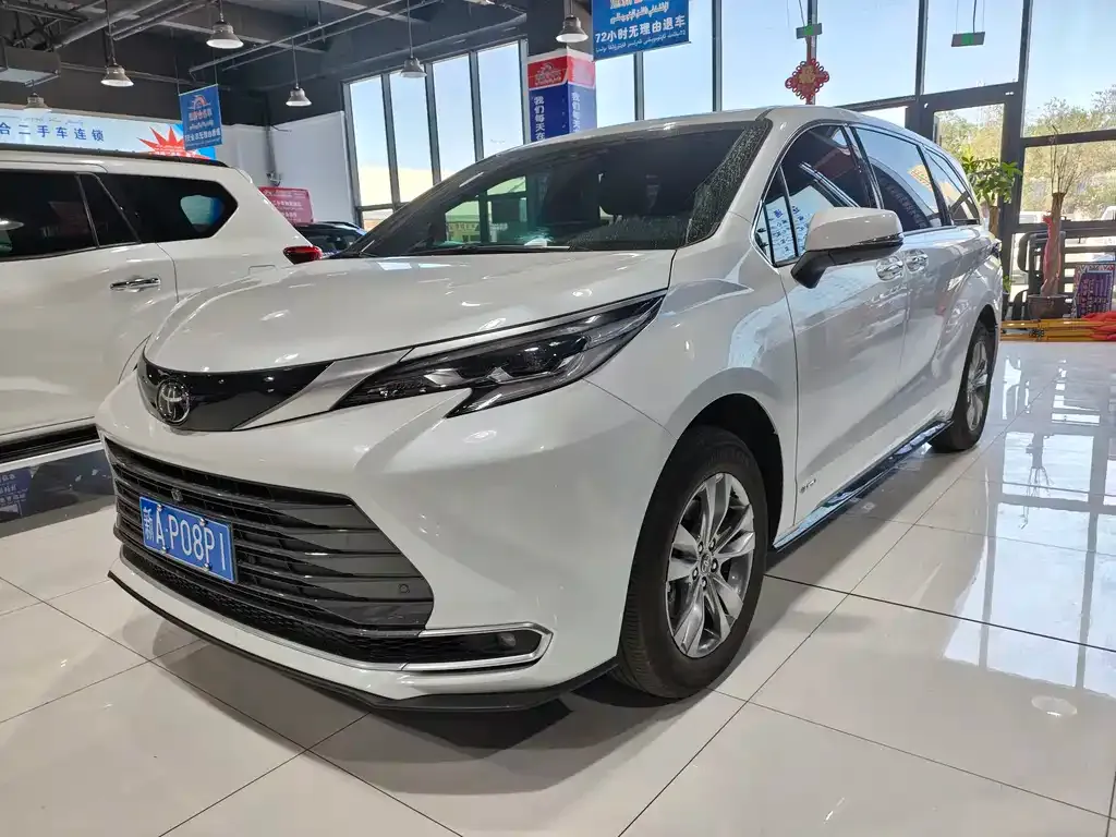 Toyota Sienna 2025 из CN, фото 1