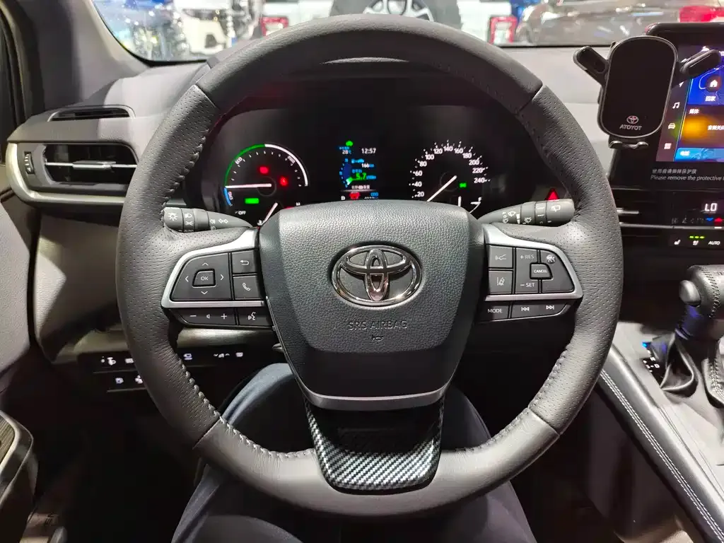 Toyota Sienna 2025 из CN, фото 10