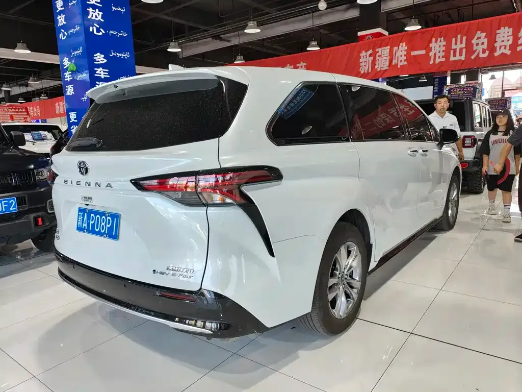 Toyota Sienna 2025 из CN, фото 9