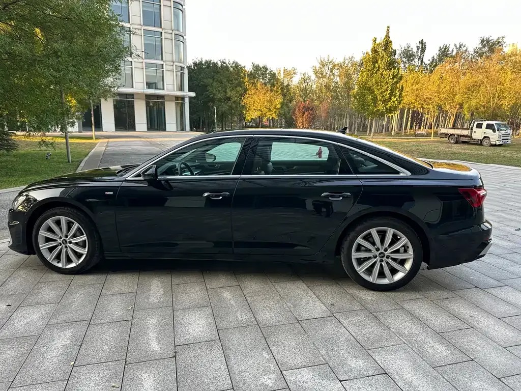 Audi A6L 2024 из CN, фото 5
