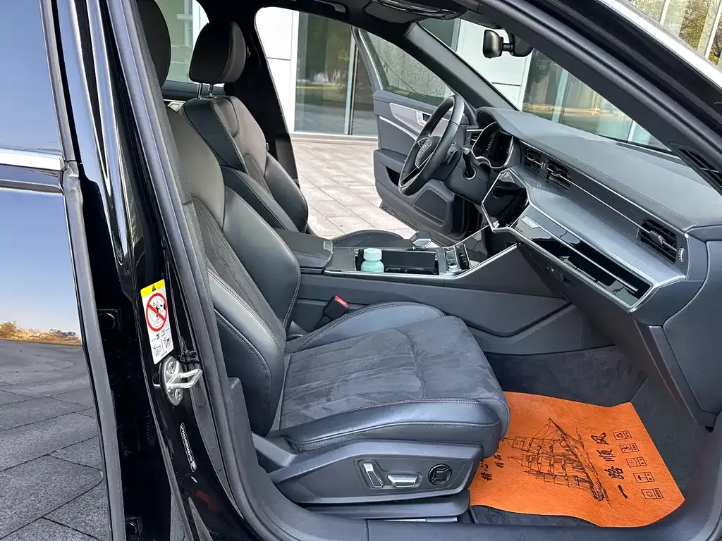 Audi A6L 2024 из CN, фото 7