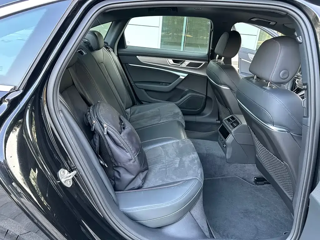 Audi A6L 2024 из CN, фото 8