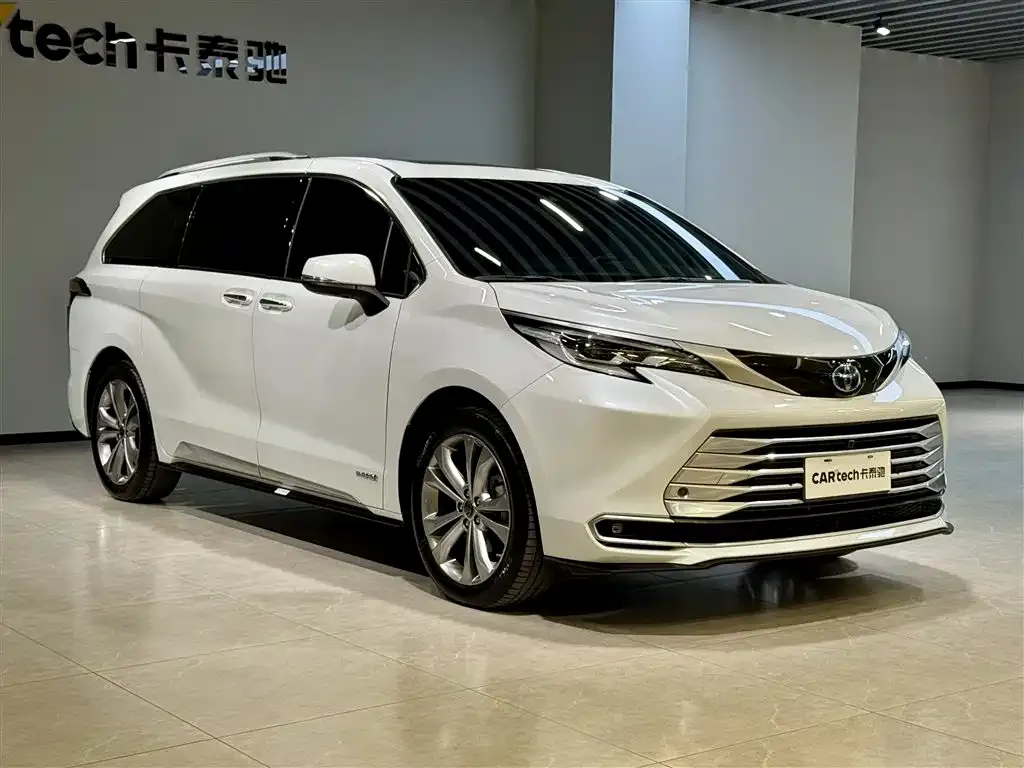 Toyota Sienna — фото 2