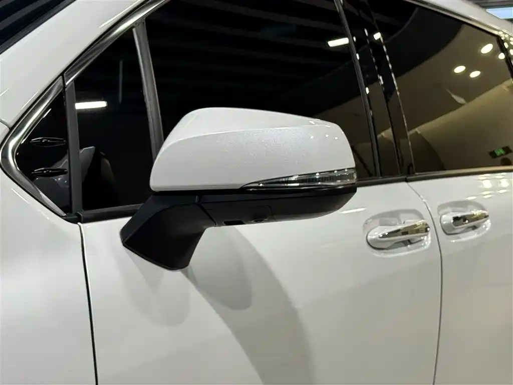 Toyota Sienna — фото 4