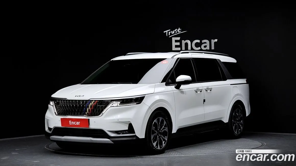 Kia Carnival — фото 1