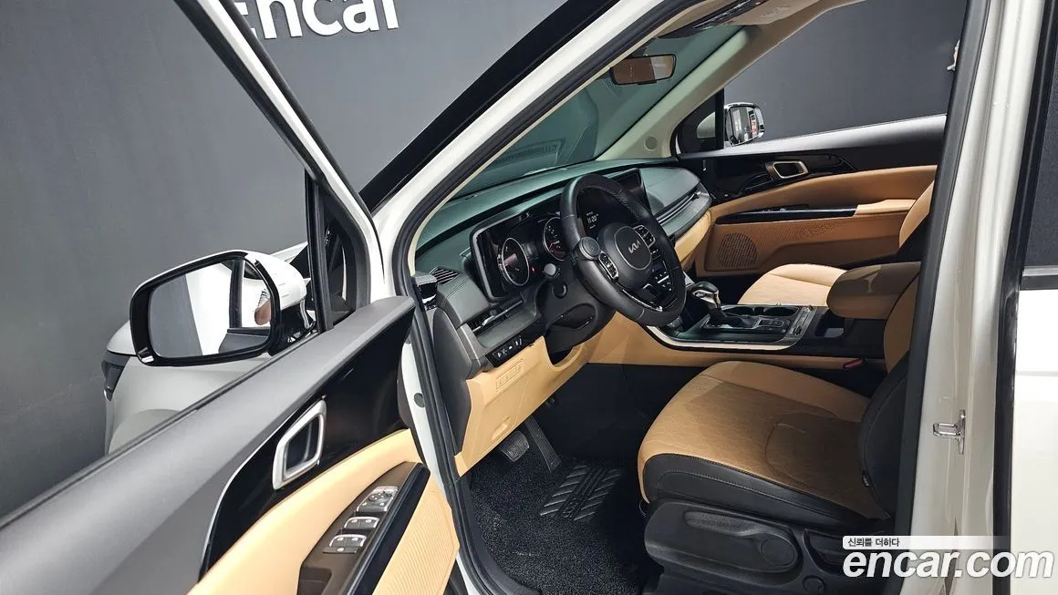 Kia Carnival — фото 10