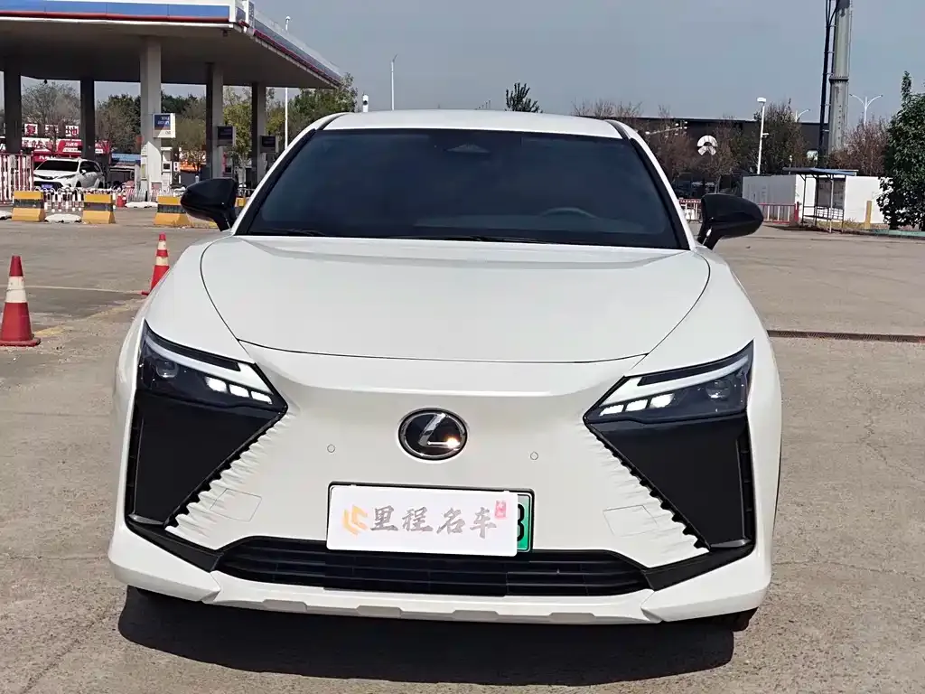 Lexus RZ — фото 2