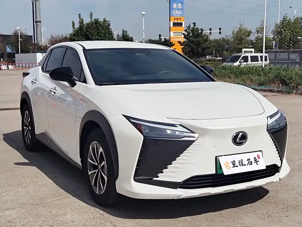 Lexus RZ — фото 3