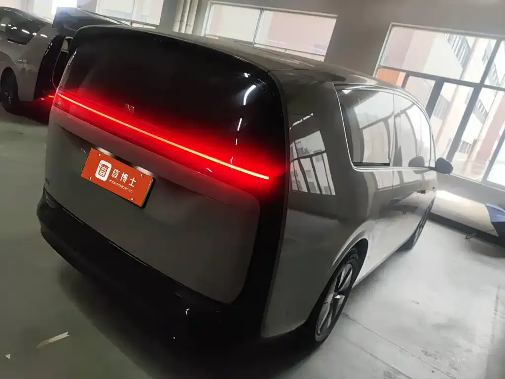Li Auto MEGA 2024 из CN, фото 2