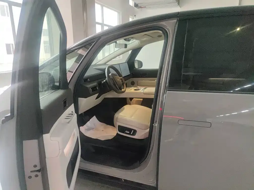 Li Auto MEGA 2024 из CN, фото 6