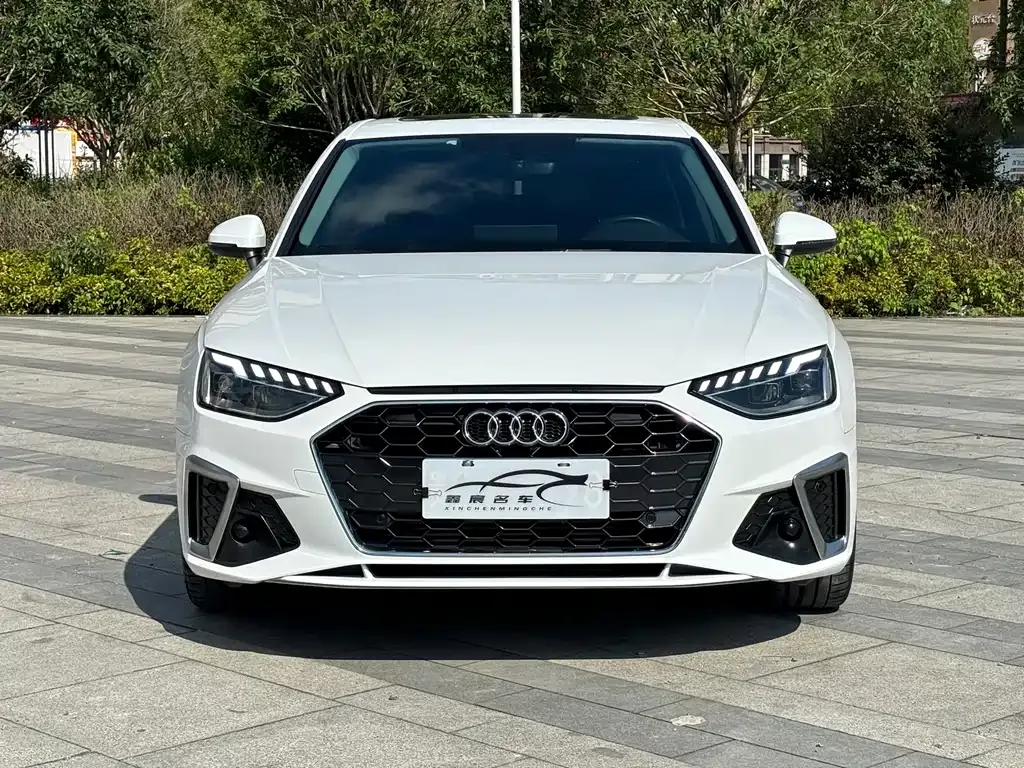 Audi A4L 2022 из CN, фото 1