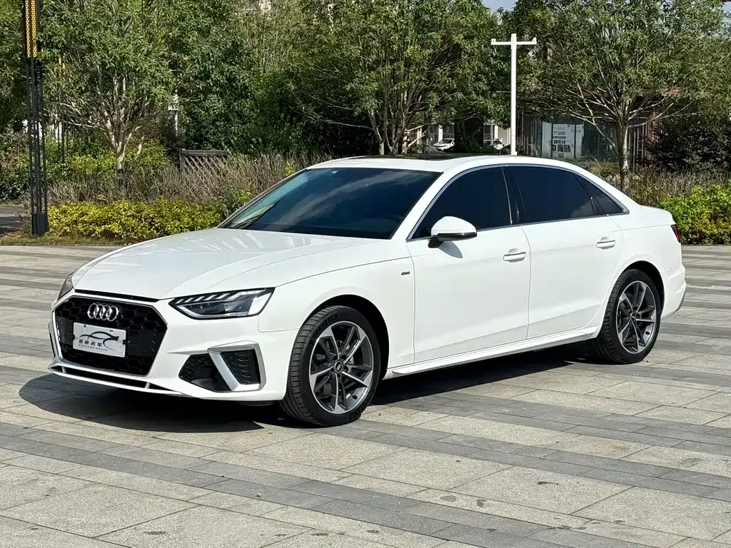 Audi A4L 2022 из CN, фото 2