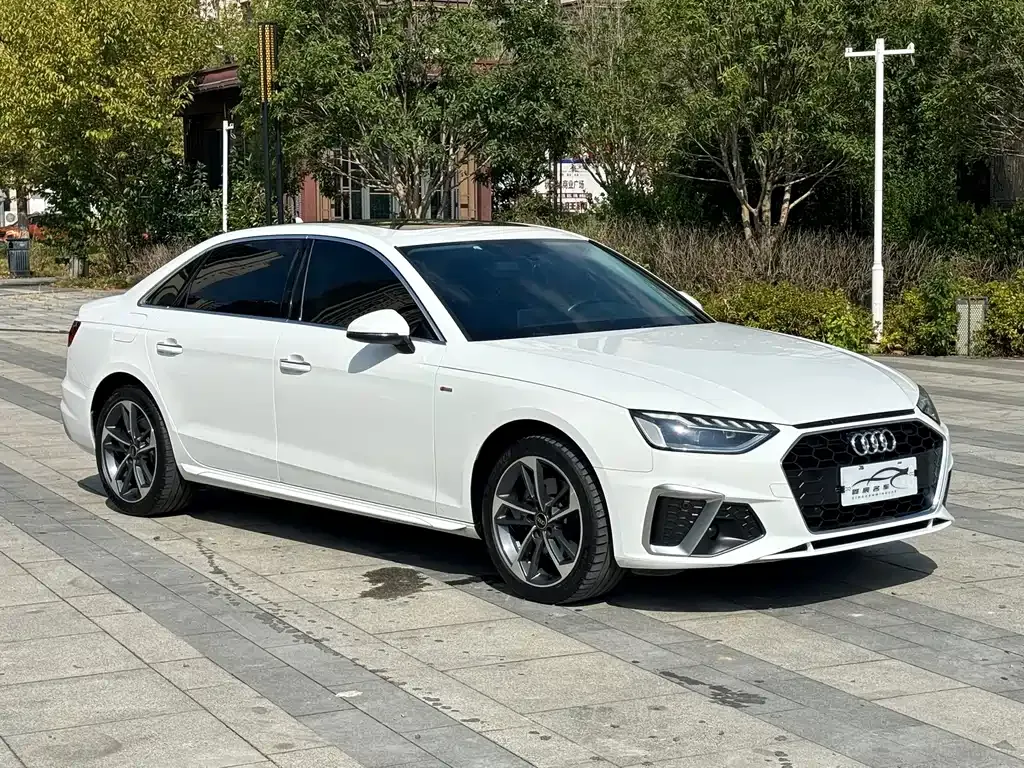 Audi A4L 2022 из CN, фото 3