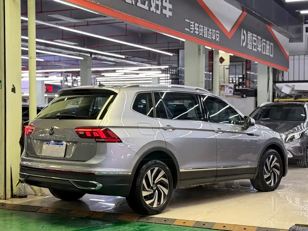 Volkswagen Tiguan L 2022 из CN, фото 2