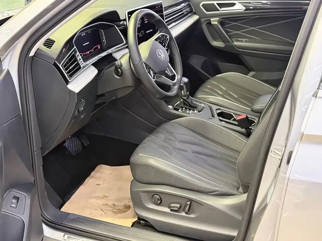 Volkswagen Tiguan L 2022 из CN, фото 4