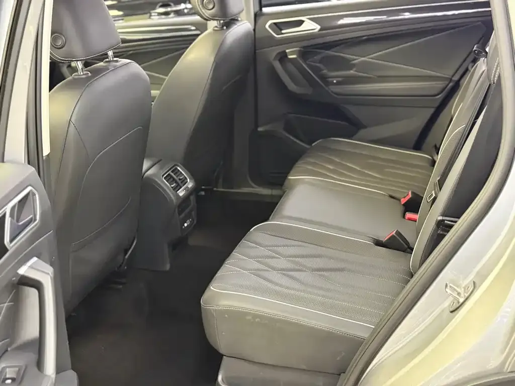 Volkswagen Tiguan L 2022 из CN, фото 6