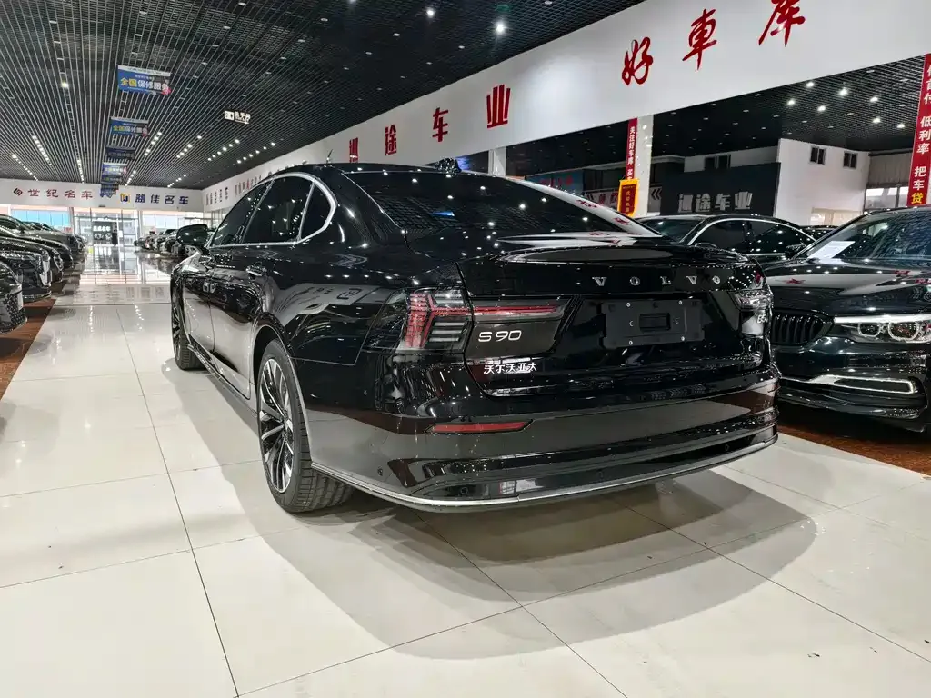 Volvo S90 2025 из CN, фото 6