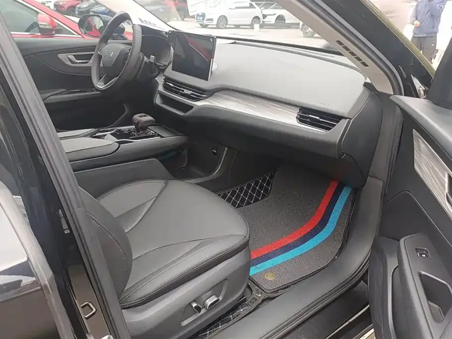 Hongqi E-QM5 2024 из CN, фото 8