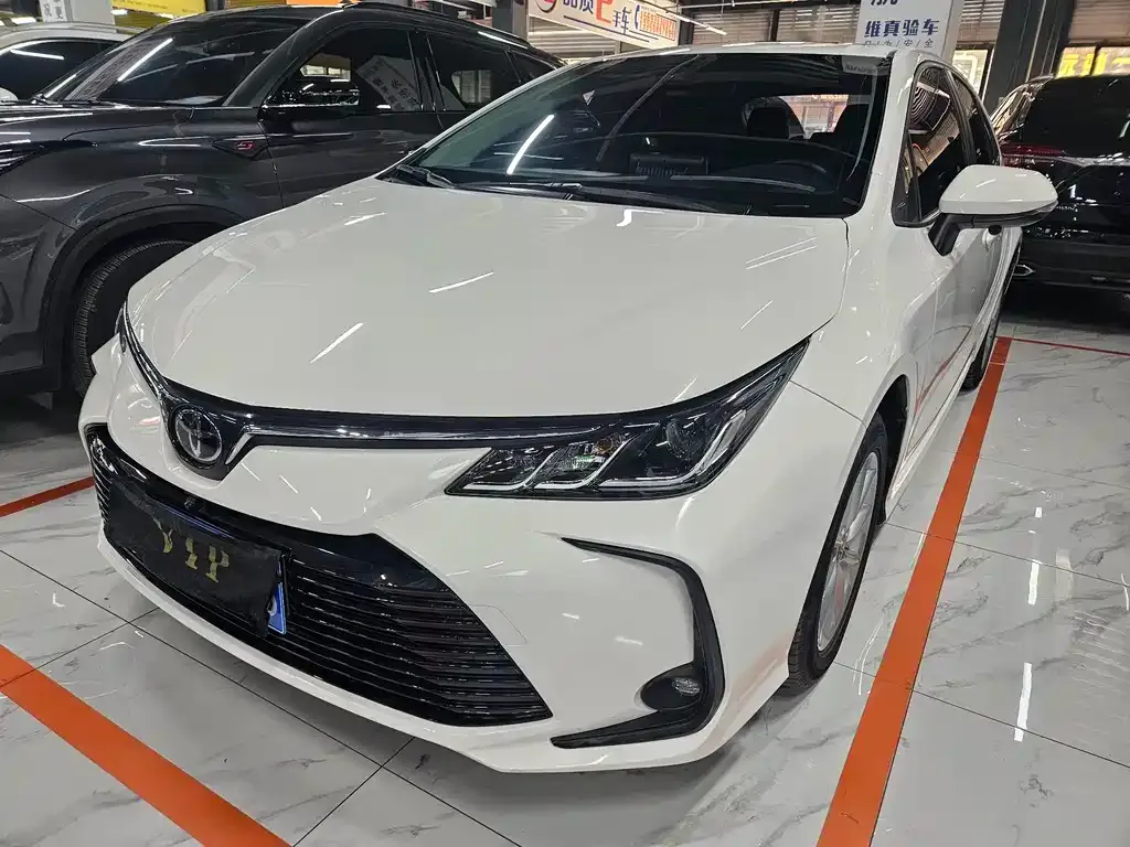 Toyota Corolla 2022 из CN, фото 1