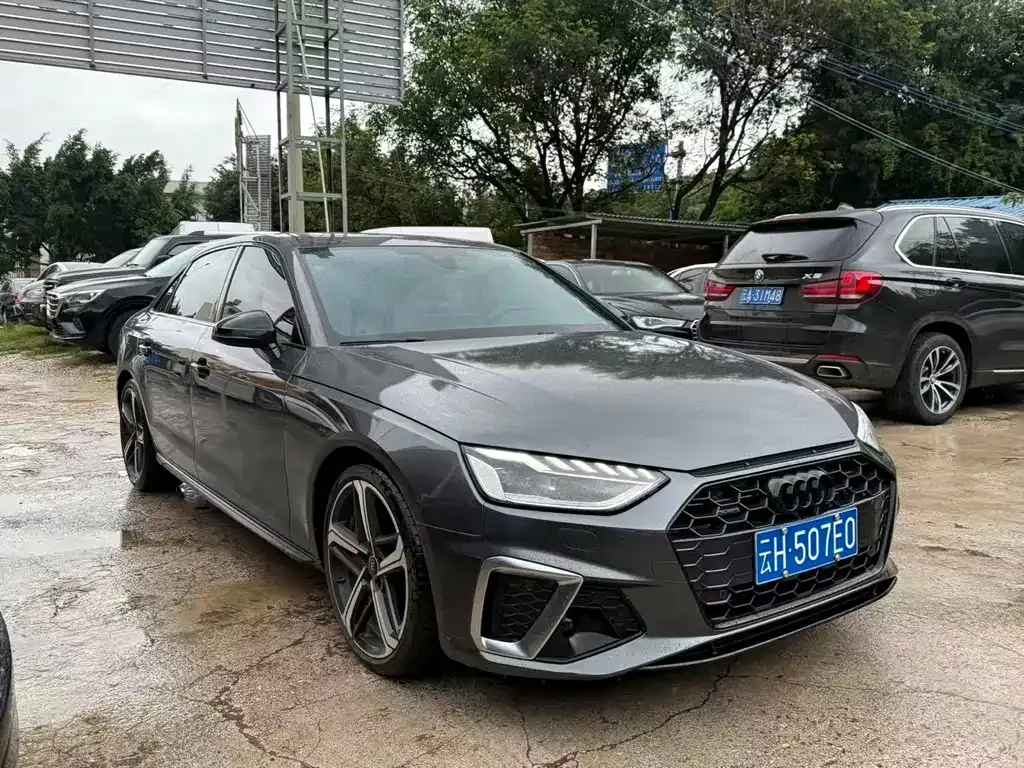 Audi A4L 2022 из CN, фото 2