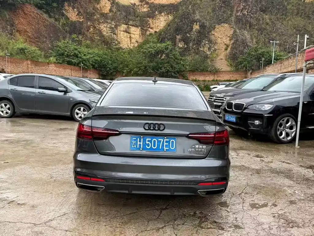 Audi A4L 2022 из CN, фото 8